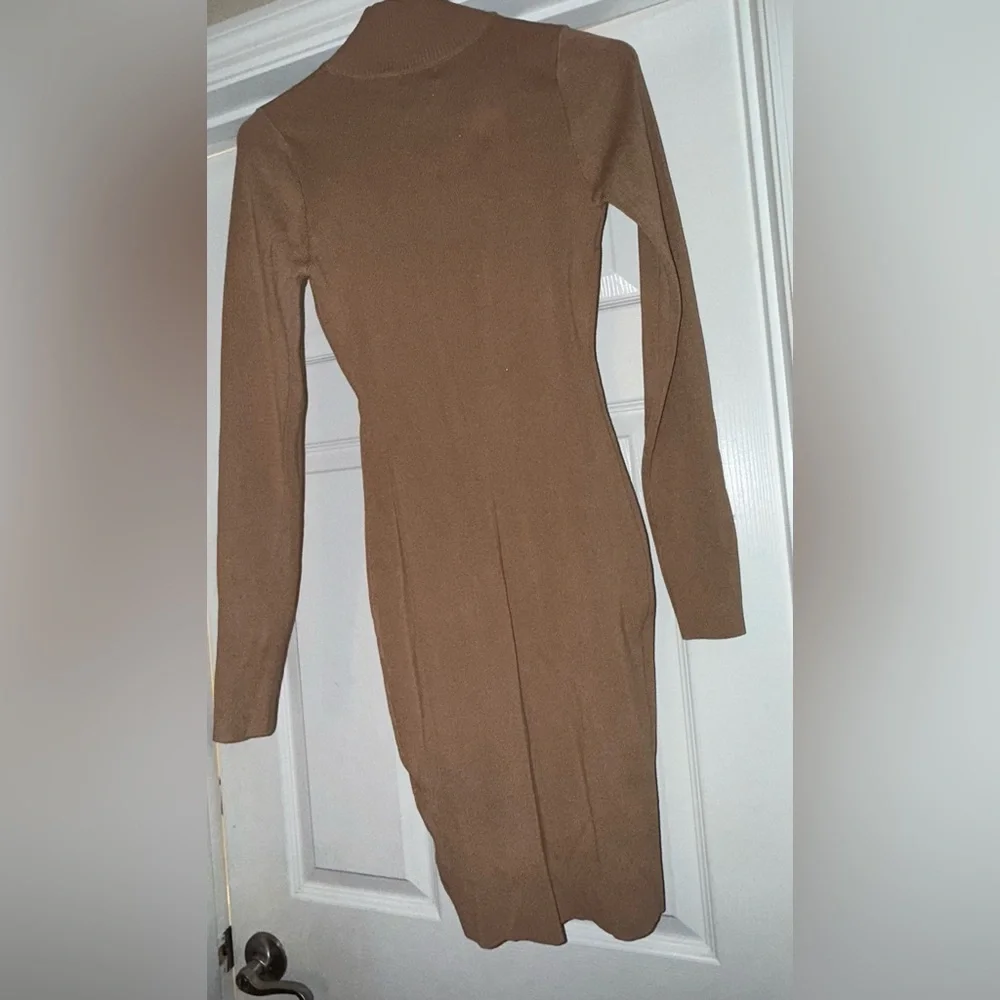 Elegant Tan and White Women's Dress - Picture 7 of 9